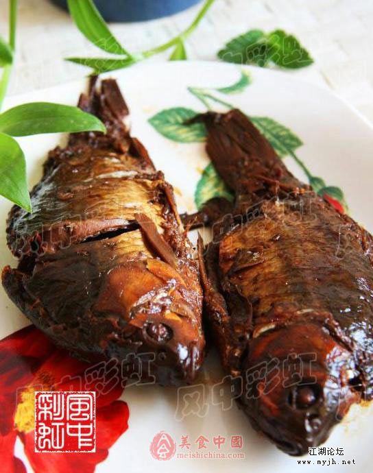 酥鲫鱼.jpg