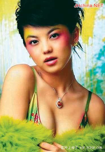 9大女星用胸部见证走红