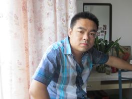 为了金币，老男人献身了！！